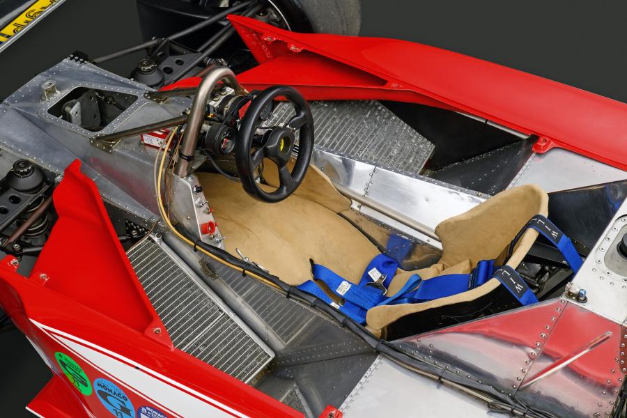 Интерьер Ferrari 312 T3 1978 года  (фото 3 из 48)